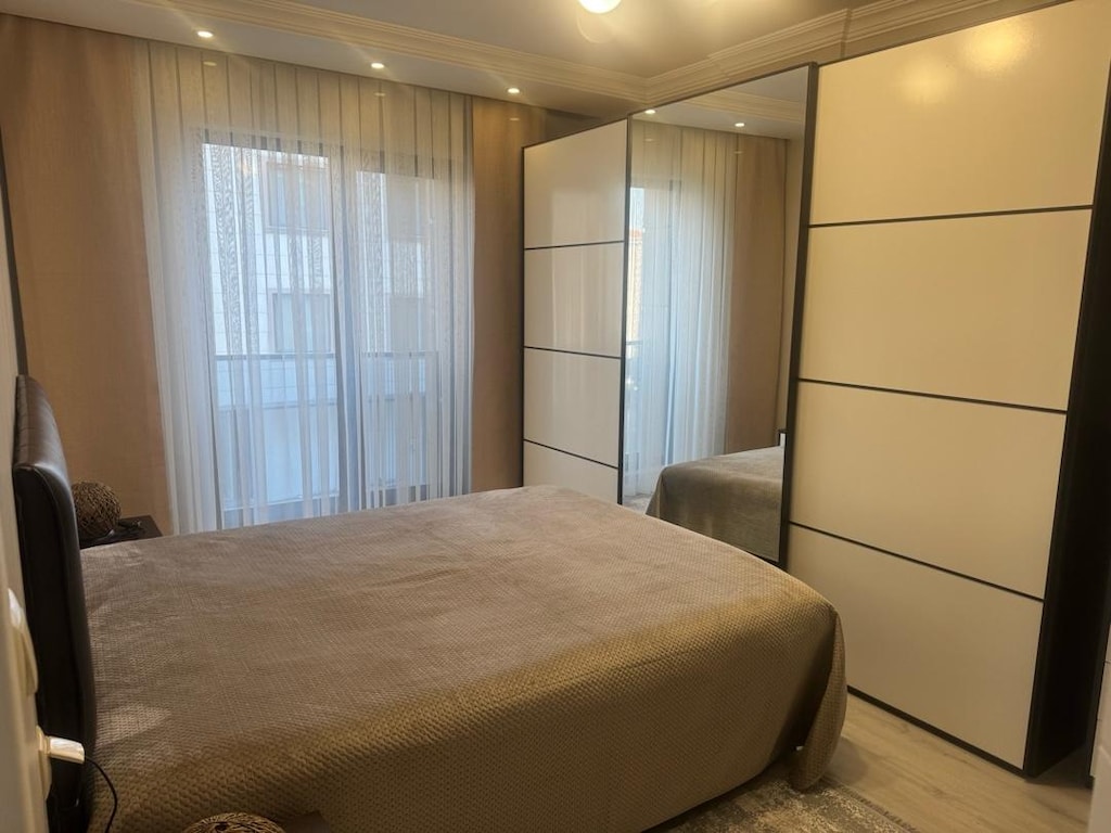 Kelebek Mobilya’dan Modern, Şık, Temiz, Sürgülü 6 Kapaklı Dolap