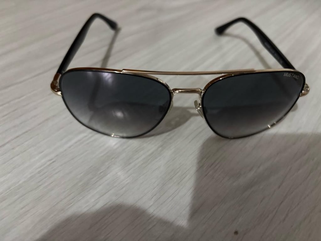 AZ KULLANILMIŞ MUSTANG ERKEK GÜNEŞ GÖZLÜĞÜ