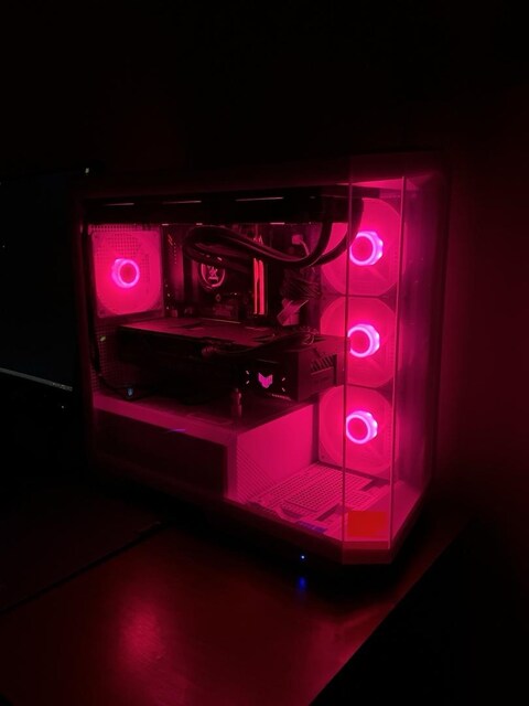9800x3d / 5070 Ti / 32 Gb Ram Render Gaming Pc