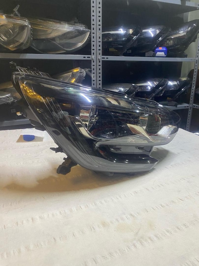 Renault Megan4 siyah Çerçeve Yan Sanayi - 2