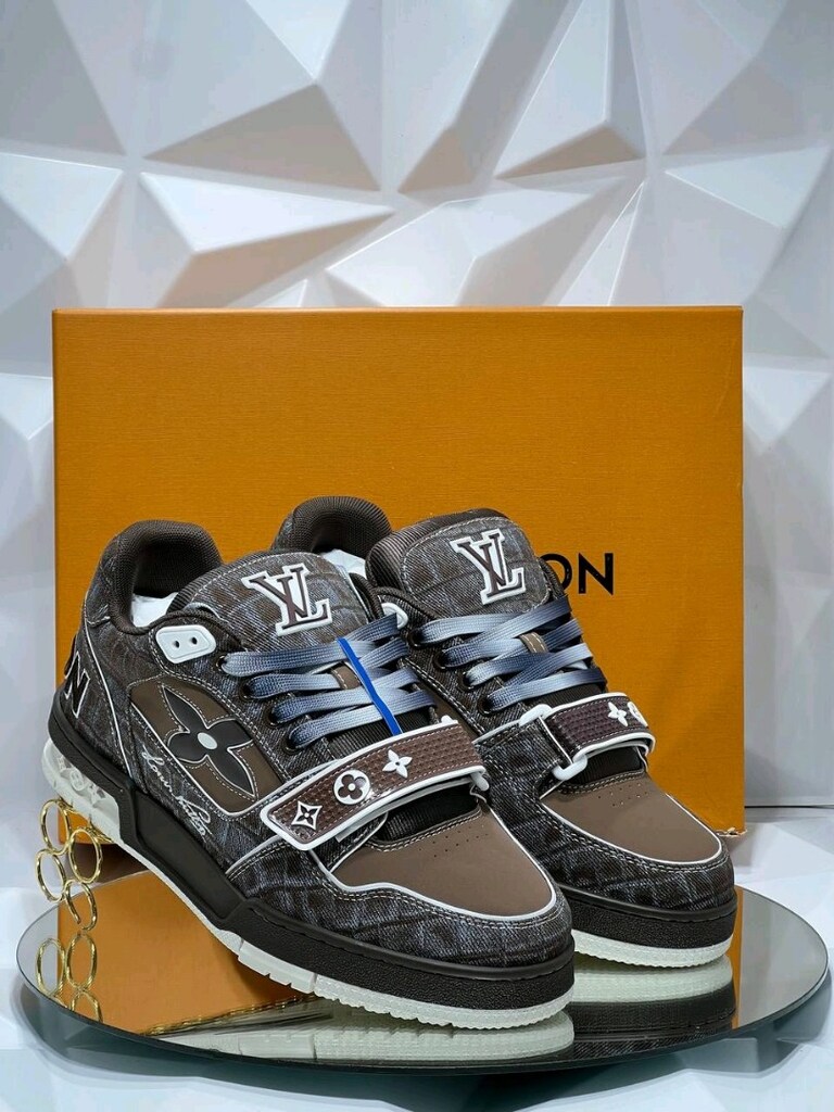 Louis Vuitton - 2