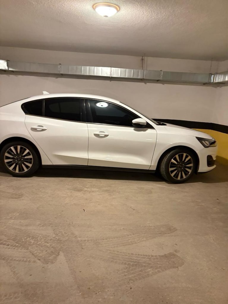 Beyaz Ford - 8