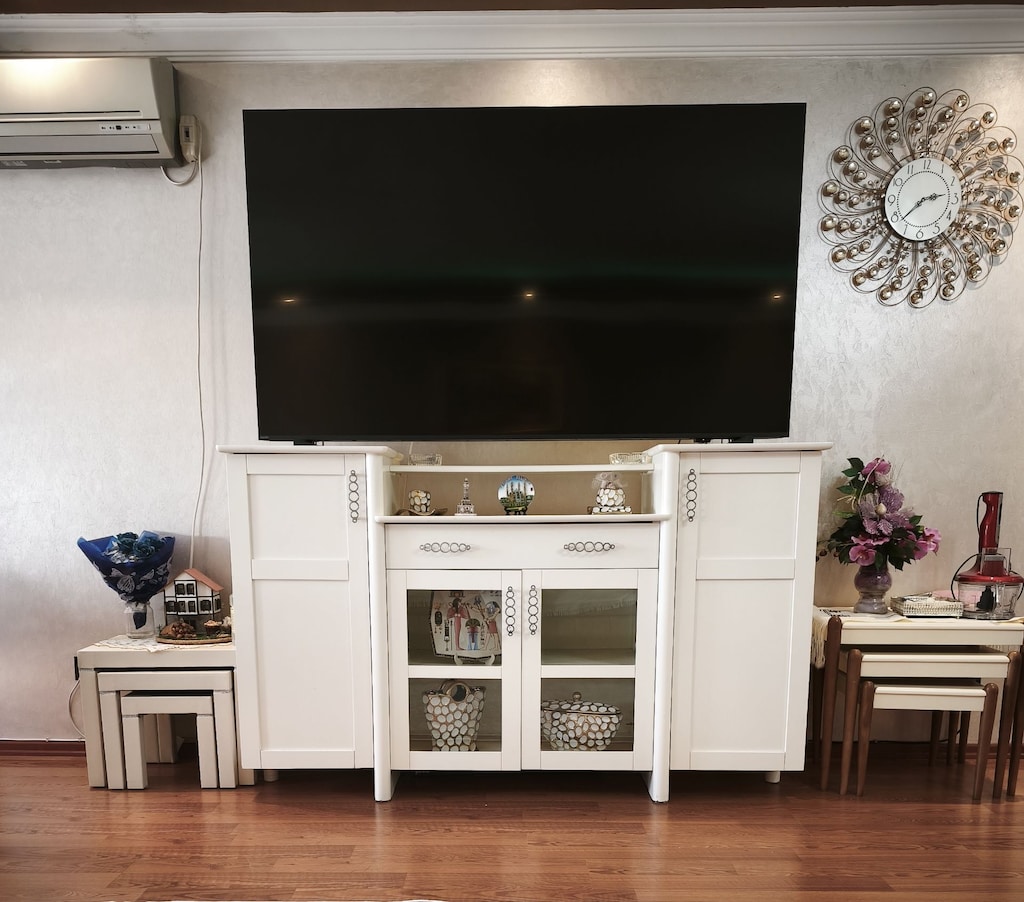 180 cm Beyaz Ahşap TV Ünitesi / Konsol (Çok Temiz) - 3