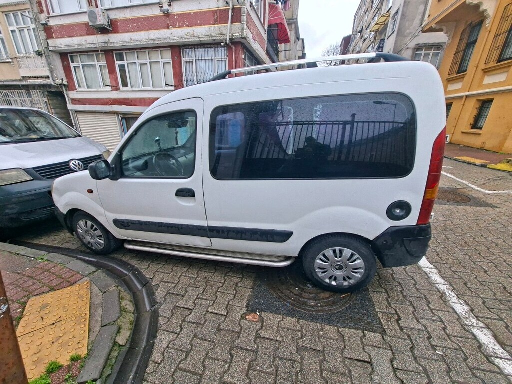 2004 model Kangoo 1.5 dCi Comfort ekonomik aile ve iş aracı - 4