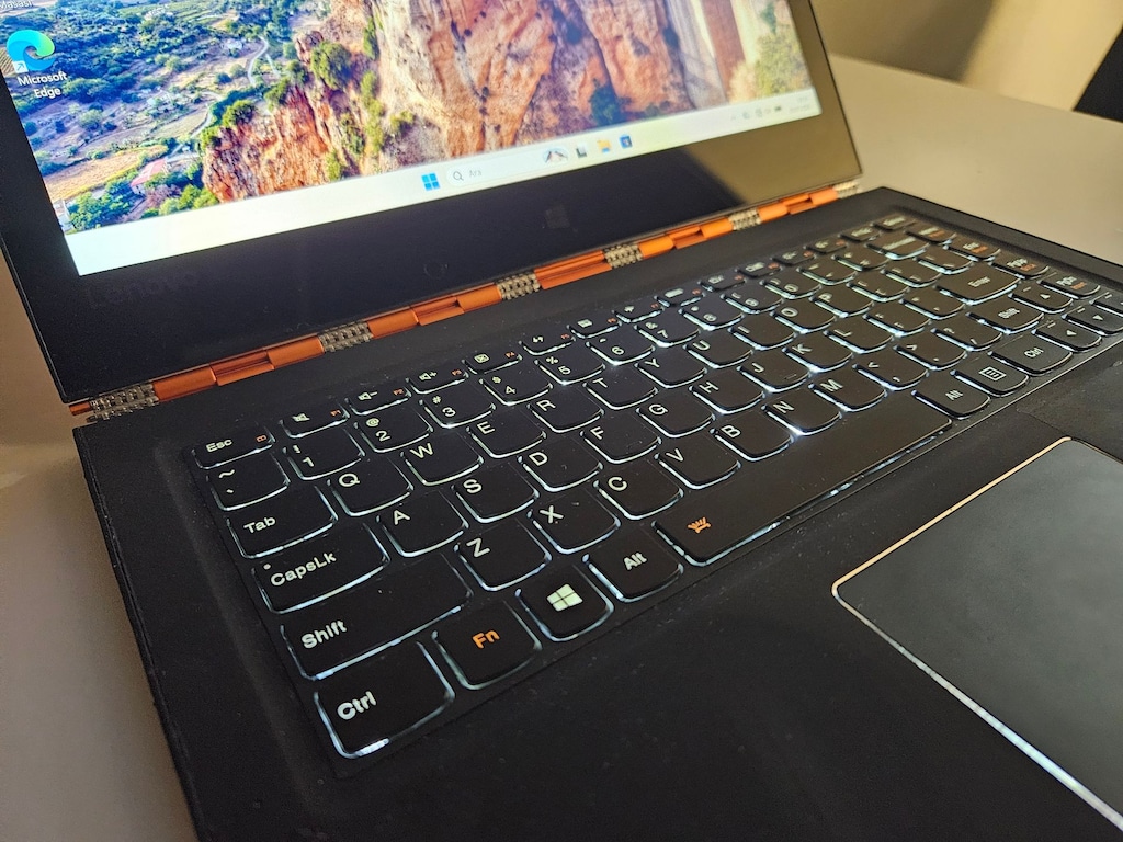 LENOVO YOGA İ7 6.NESİL + 16 GB RAM + 500 GB SSD + 3K DOKUNMATİK - 2
