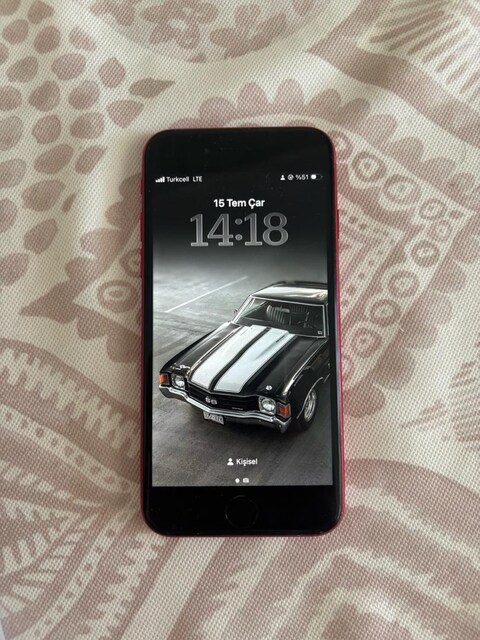 ACİL SATILIK İPHONE SE-2.NESİL 64 GB