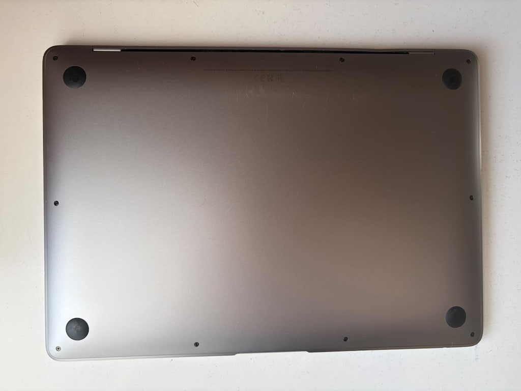 Apple MacBook Air M1 - 8GB / 256GB - Sorunsuz - 6