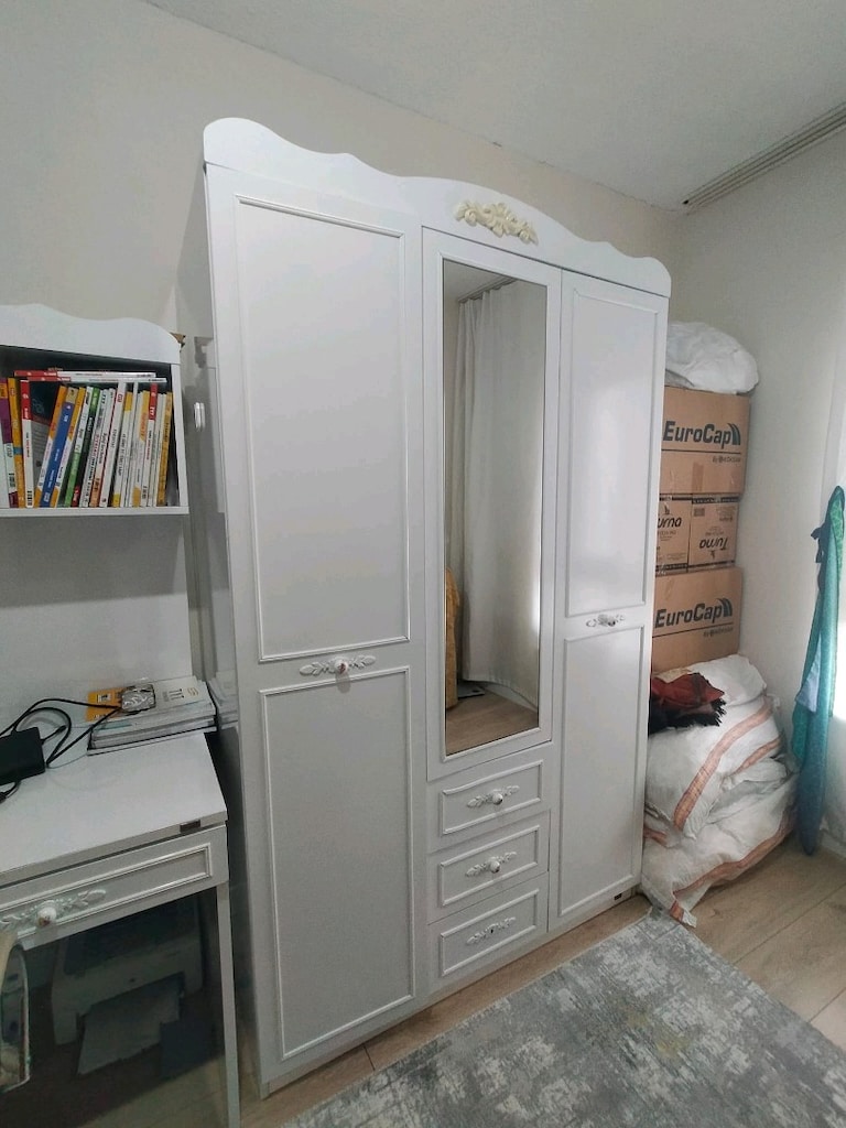 Çalışma Masası ve Gardırop - 3