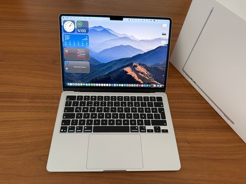 MACBOOK AIR M4 - 16GB RAM - 256 GB SSD - APPLE TRACKPAD HEDIYELI - 4