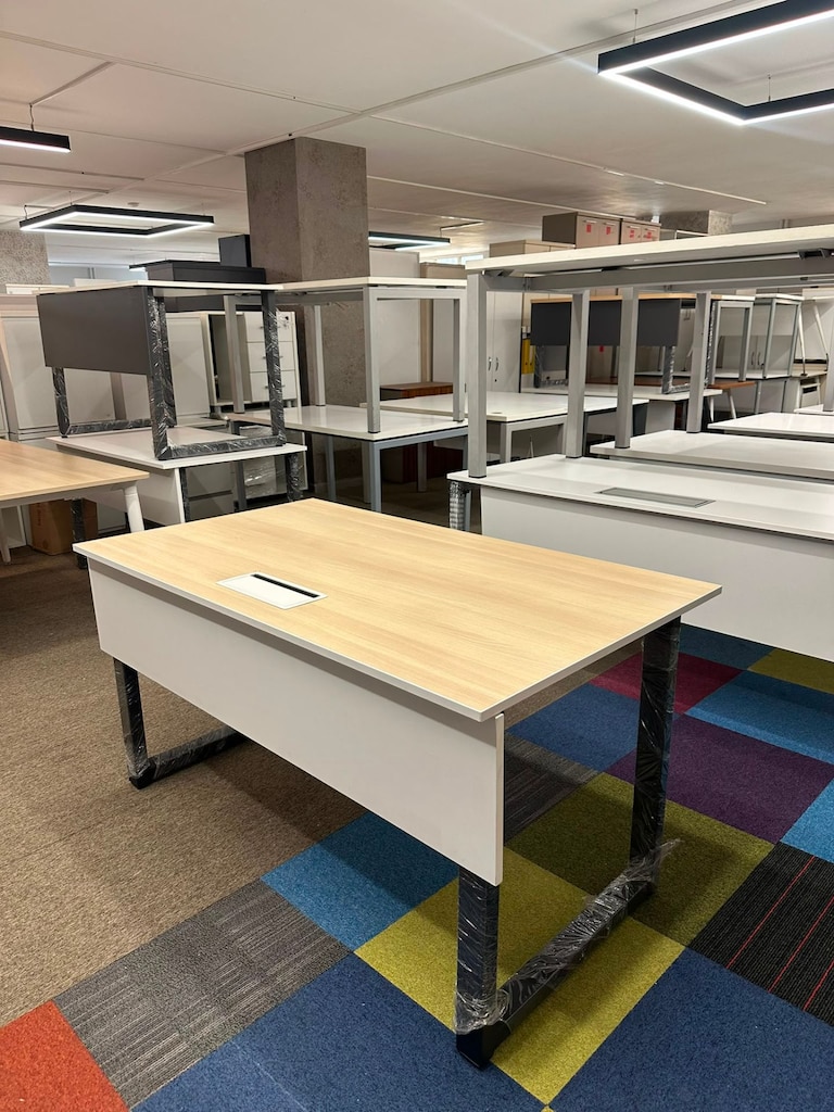 KLAS OFİS ÜSKÜDAR 140x80 MEŞE ÇALIŞMA MASASI - 2