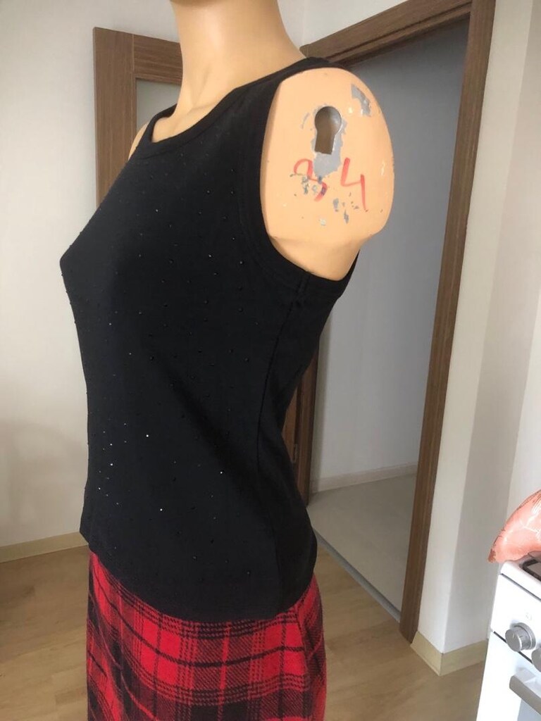 Mohito marka önü parlak siyah taşlı adkılı bluz - 2