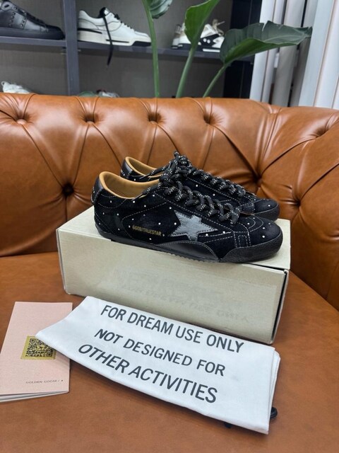 GOLDEN GOOSE TRUE STAR