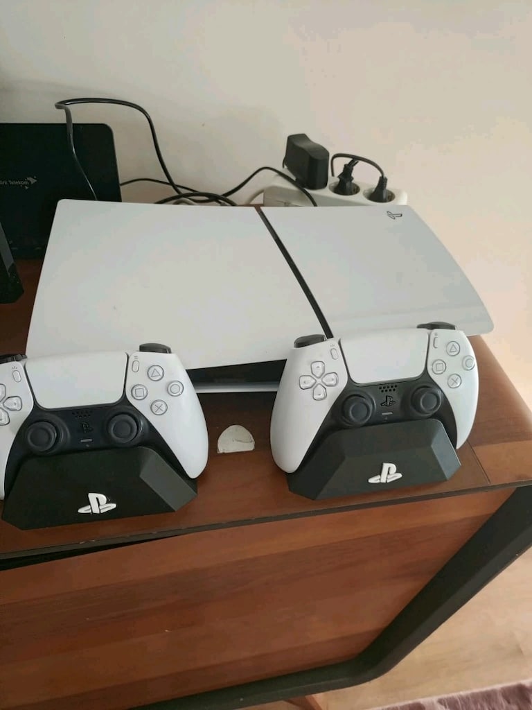 10 aylik ps 5 1tb - 3