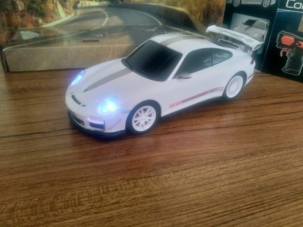UZAKTAN KUMANDALI IŞIKLI PORSCHE 911 GTR3 RS LİSANSLI - 14