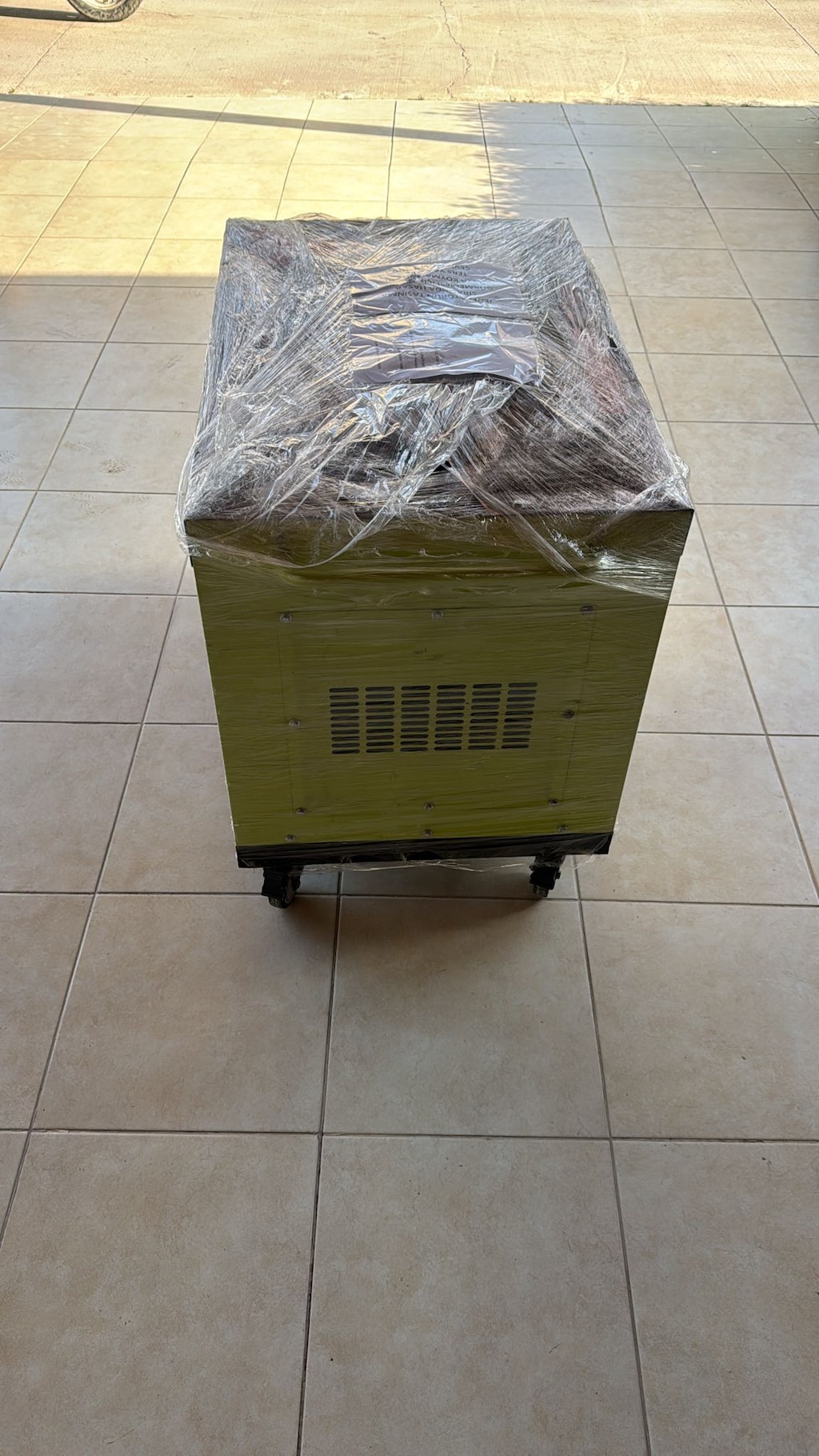 İHTİYAÇ FAZLASI SIFIRDAN FARKSIZ GENPOWER 12KW OTOMATİK KABİNLİ - 2