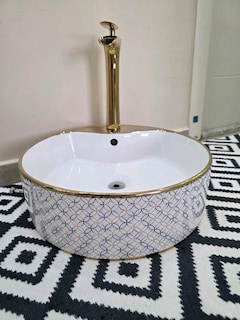 bataryasi ve lavabosu takim 46x46cm seramik ve pirinç - 3