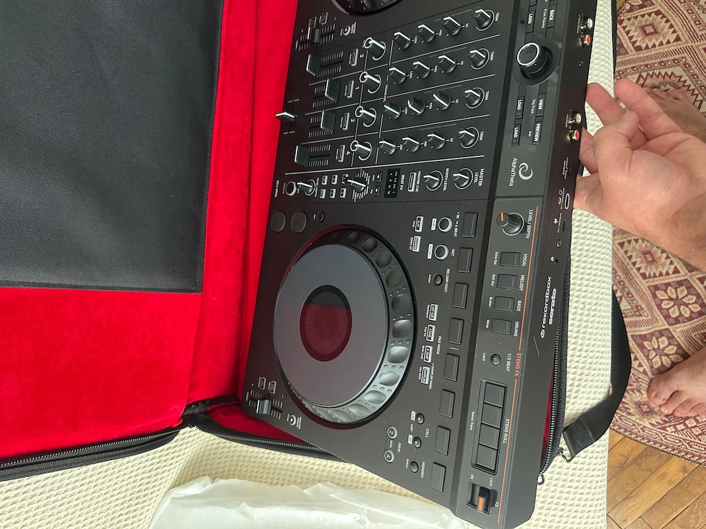 Alphatheta DDJ-GRV6 DJ Controller ( Pioneer ) / Çantalı