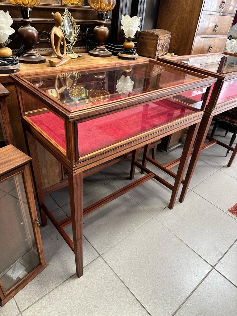 Masif ahşap camlı teşhir masası - 8