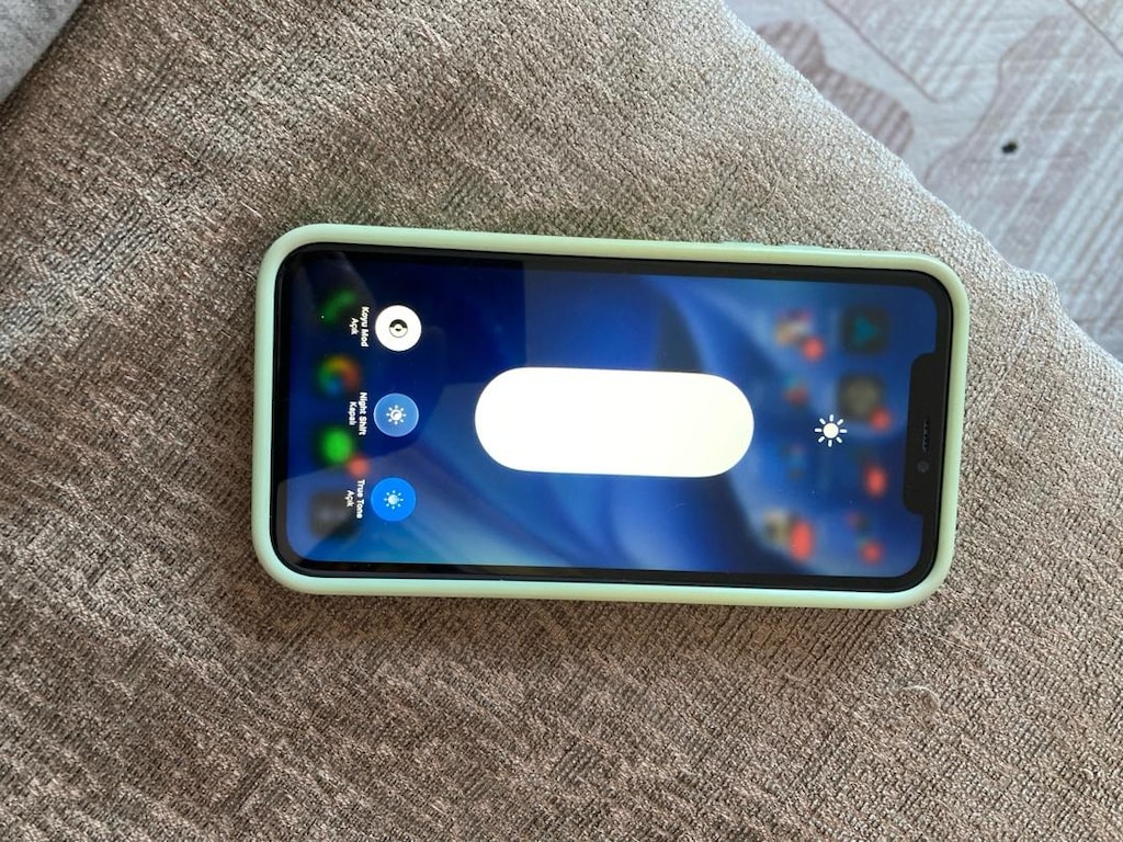 İphone 11 TR 64GB - 2