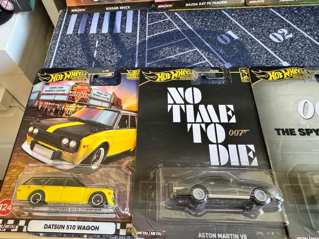 HOTWHEELS PREMIUM UZUN KARTONET ARAÇLAR - 2