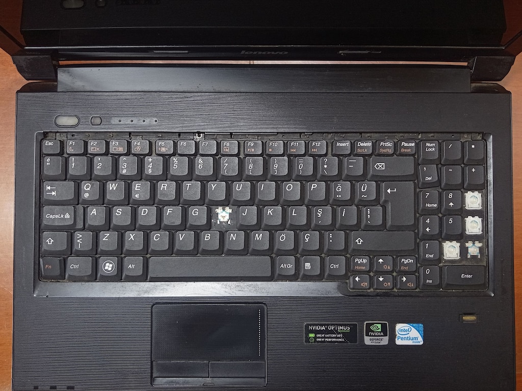 Lenovo B560 Laptop (20068) - 2