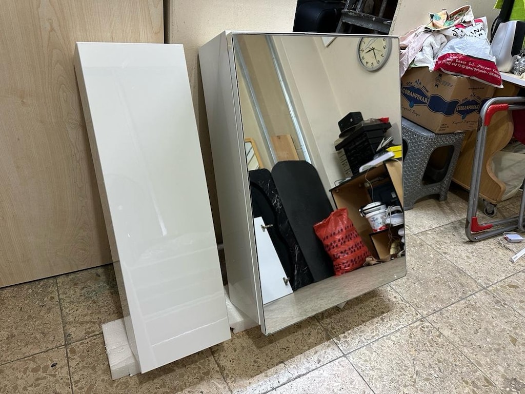 İSTER BANYO VEYA ECZA DOLABI ÇOK AMAÇLI KULLANILIR AYNALI VE RAFLI DUV - 5