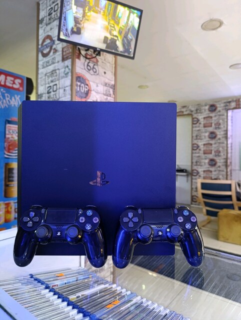 PS4 PRO 1 TB 15 OYUNU
