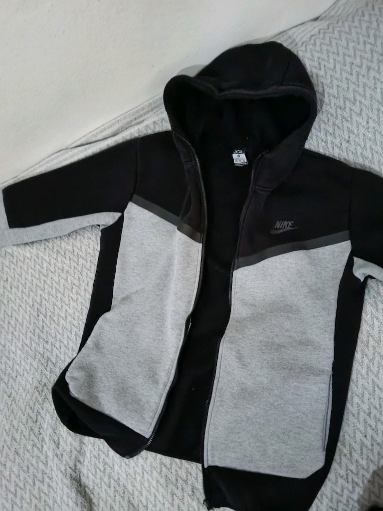 Nike Tech Fleece - 3