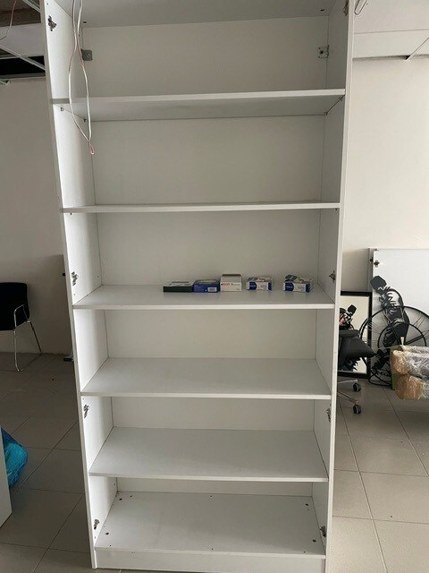 kapaklı,raflı 240 cm boy dolap