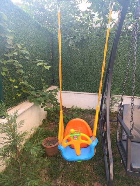 çocuk salıncağı 2 adet