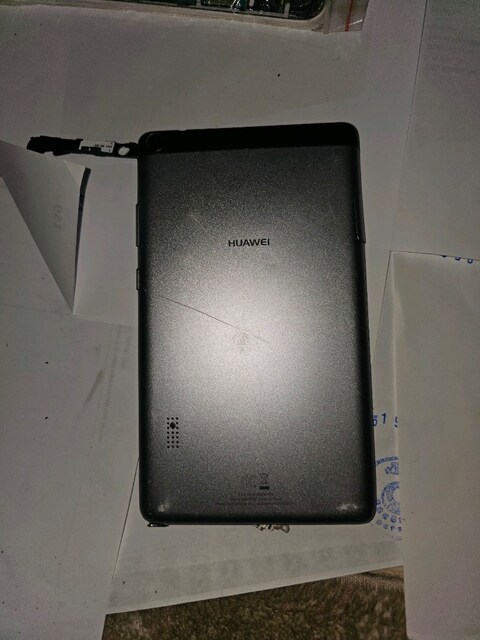 Huawei tablet Mediapad T3 16 gb ekran yok batarya üstünde