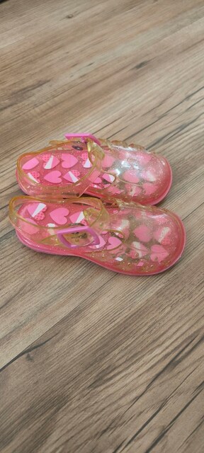 Pembe Sandalet