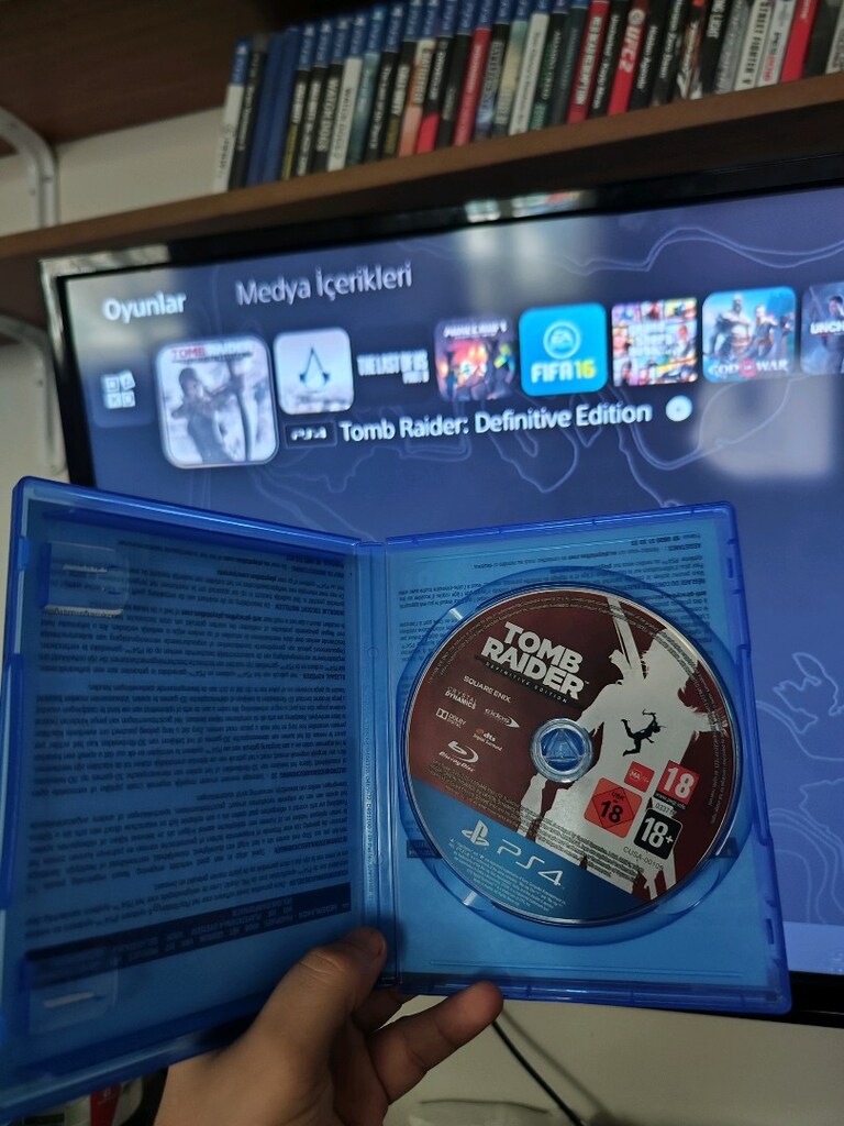 PS4 TOM RAİDER ( BAYRAM ÖZEL FİYAT )