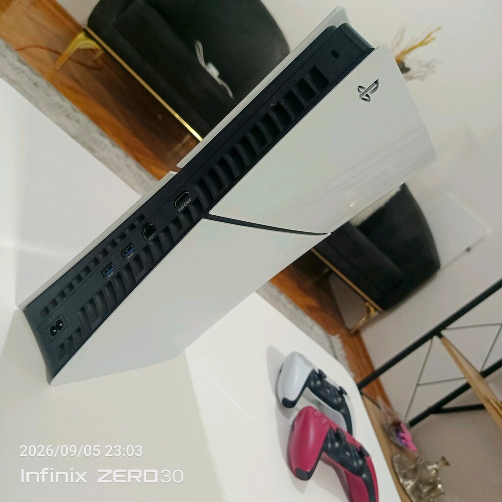 PS5 Slim + 2 Adet DualSense Kol – Temiz Kullanılmış - 5