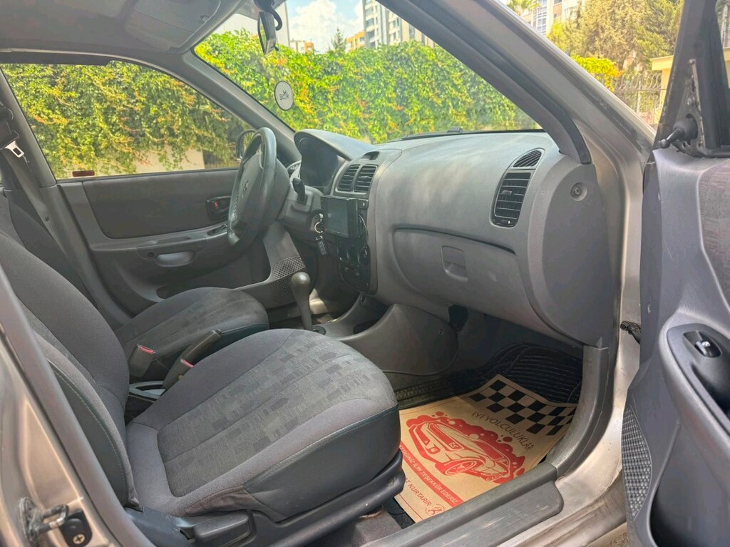 2004 model Hyundai Accent admire 2007 çıkışlı Otomatik Vites 1.3 benzi - 3