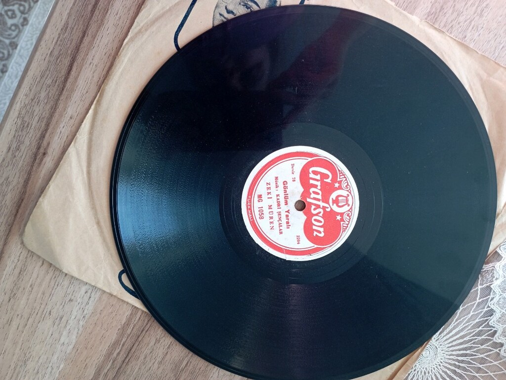 Zeki Müren 78lik taş plak, iyi kondisyonda - 3