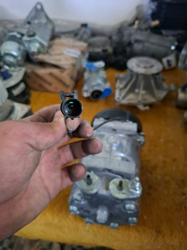 satılık ford cargo 4142 klima komprasörü - 2