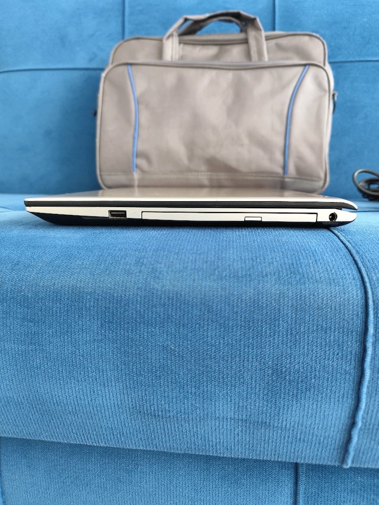 İ7 8.Nesil - 16 GB RAM - 2 GB Nvidia Ekran Kartlı - 240 GB SSD - 9