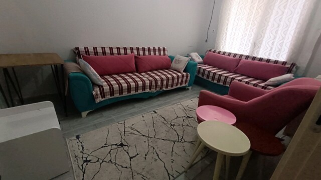 KOMPLE SATILIK EŞYA (EV İLE BERABER DEVİR OLUR KİRA 8.500)