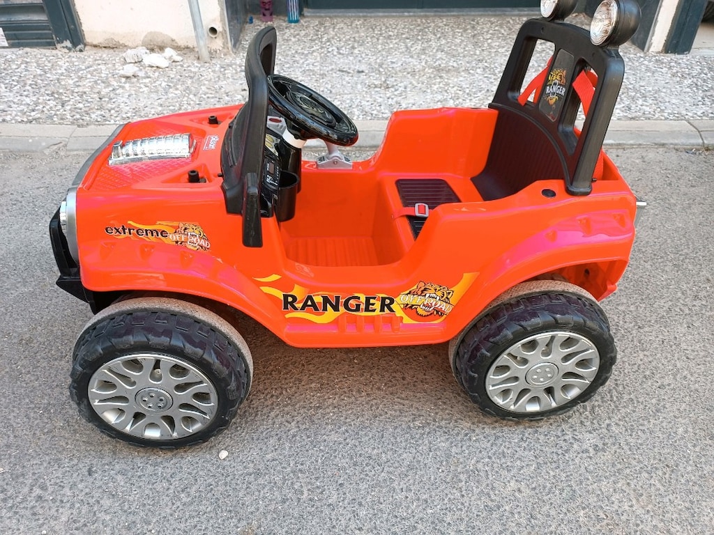 SAHİBİNDEN TERTEMİZ SIFIR AYARINDA AZ KULLANILMIŞ AKÜLÜ JEEP - 7