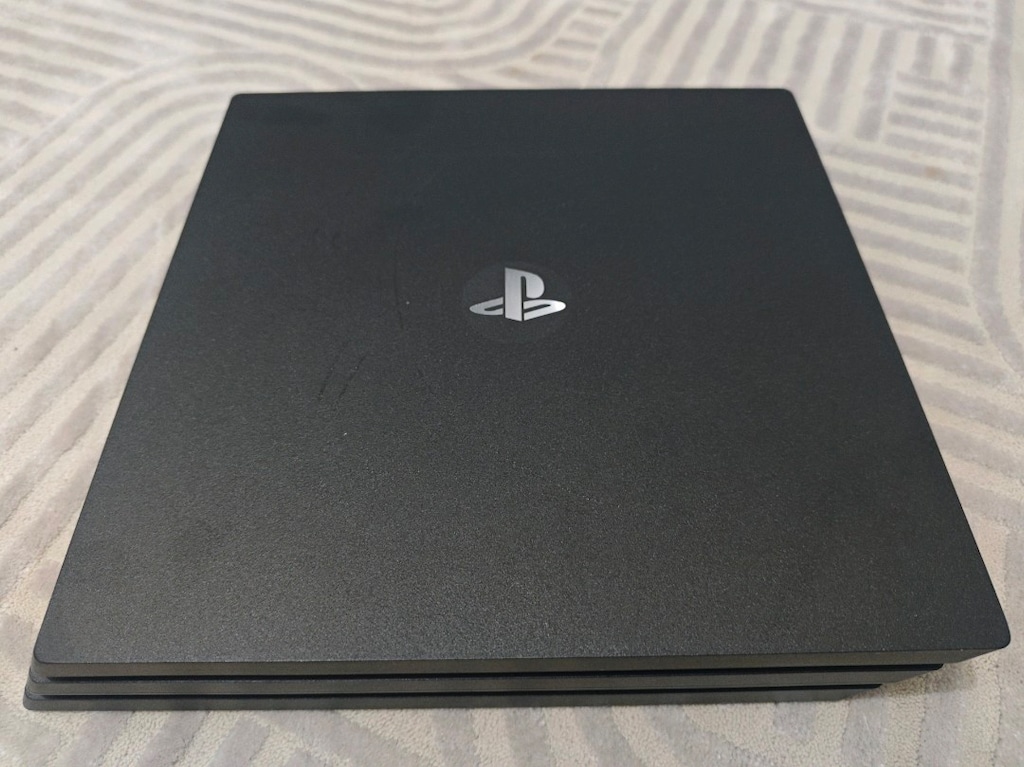 PAZARLIK VAR 6 Ay Kullanılmış PLAYSTATİON 4 PRO 1 TB CUH 7216B - 2