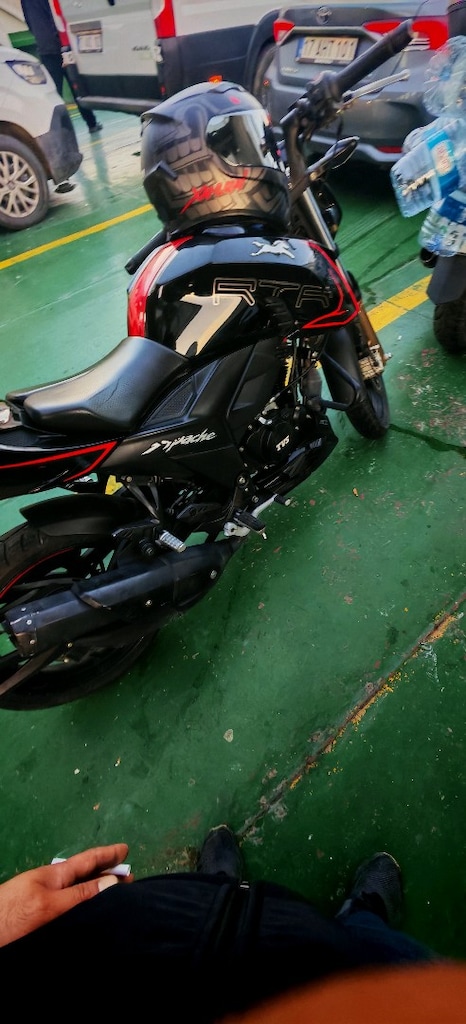 2024 TVS Apache RTR 200 4V –