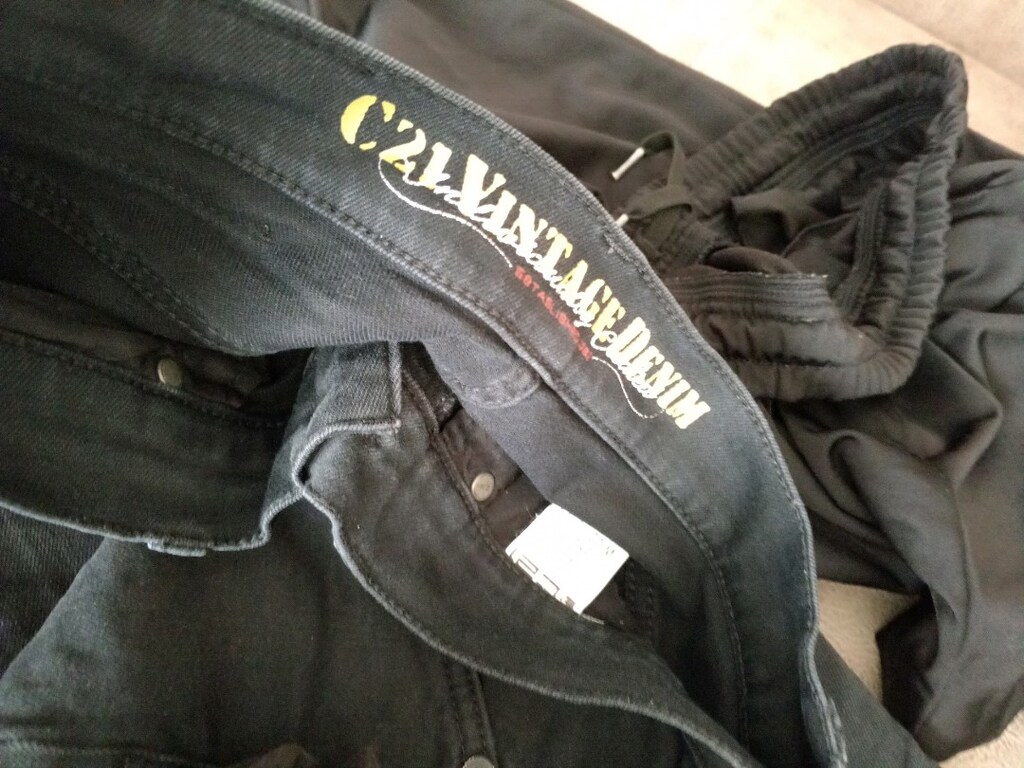 iki adet dar paça kot pantolon ve puma eşofman altı - 5