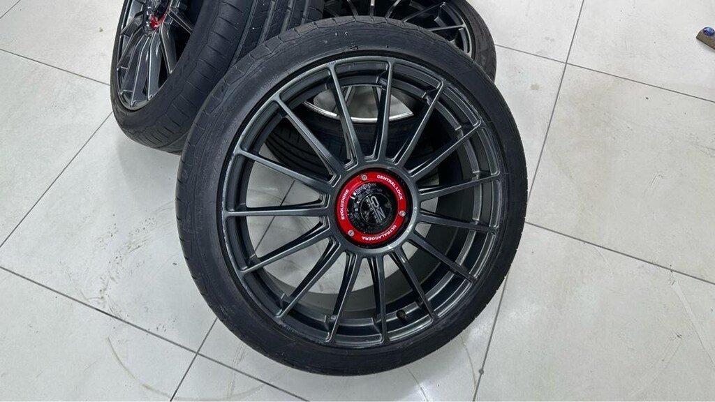 OZ Superturismo Evo 19 5x112 - 235/40/19 Lastik Takımo - 5