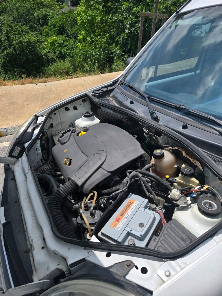 2010 KANGO 1.5 DİZEL MOTOR MEKANİK SIFIR 2+2KOLTUKLU CAMLI - 16