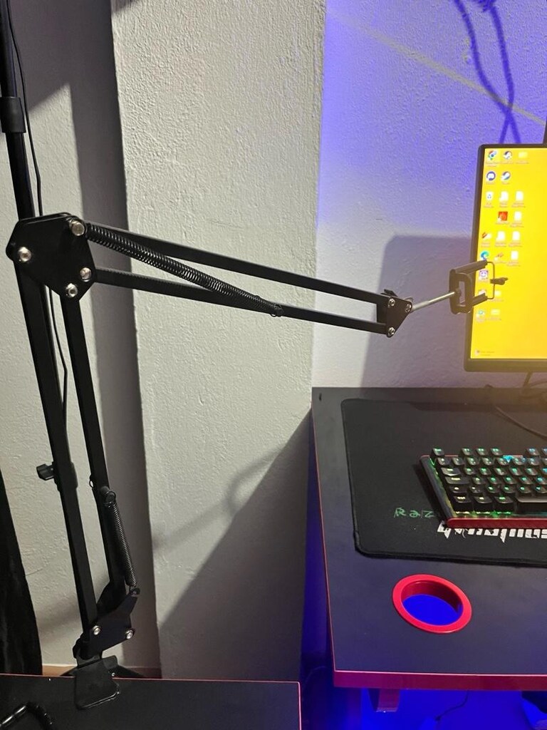 Oyun bilgisayarı ve pes4 yayıncı oyuncu odası komple satılık. - 18