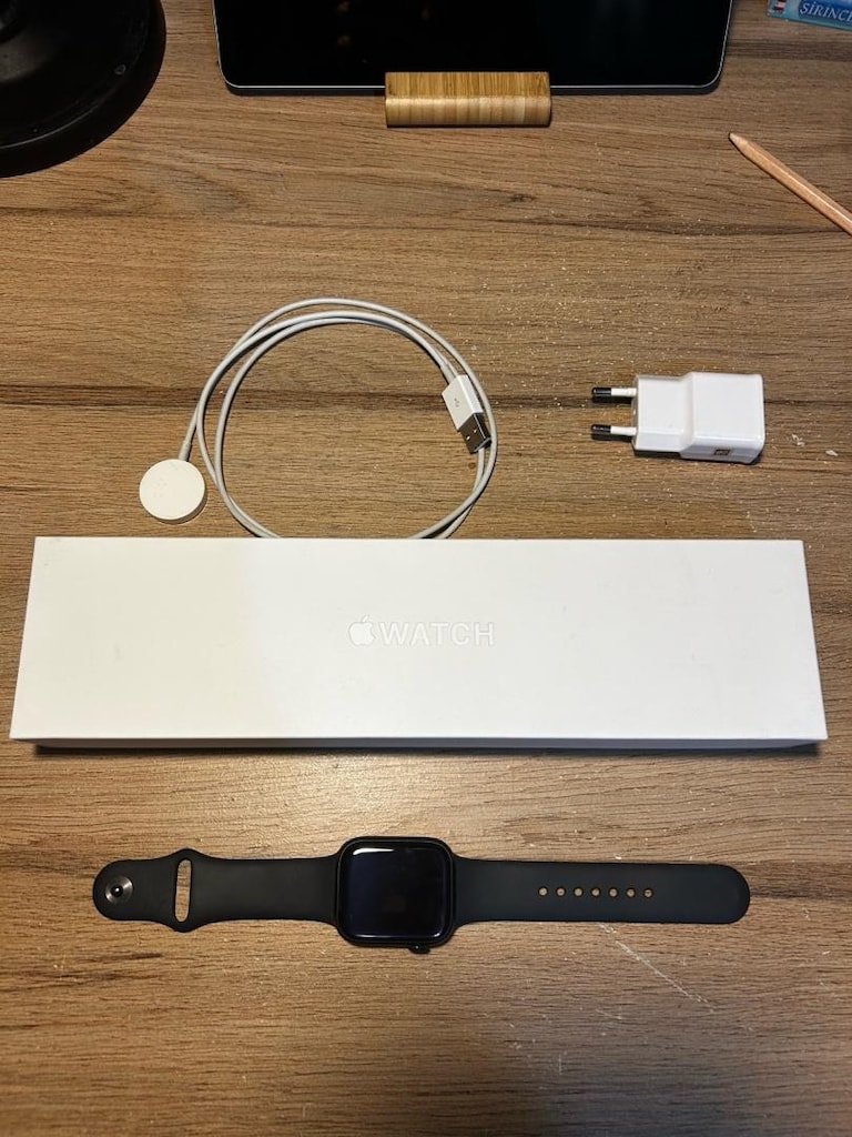 ADAPTÖR+KORDON HEDİYELİ Apple Watch 8