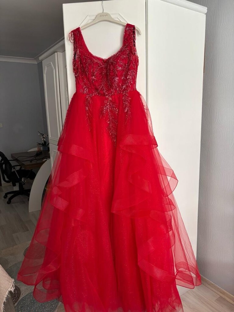 Kırmızı Prenses Model Taşlı Abiye