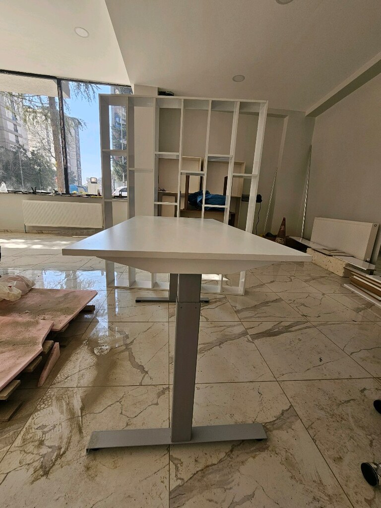 yeniye yakın elektrikli calisma masasi - 4