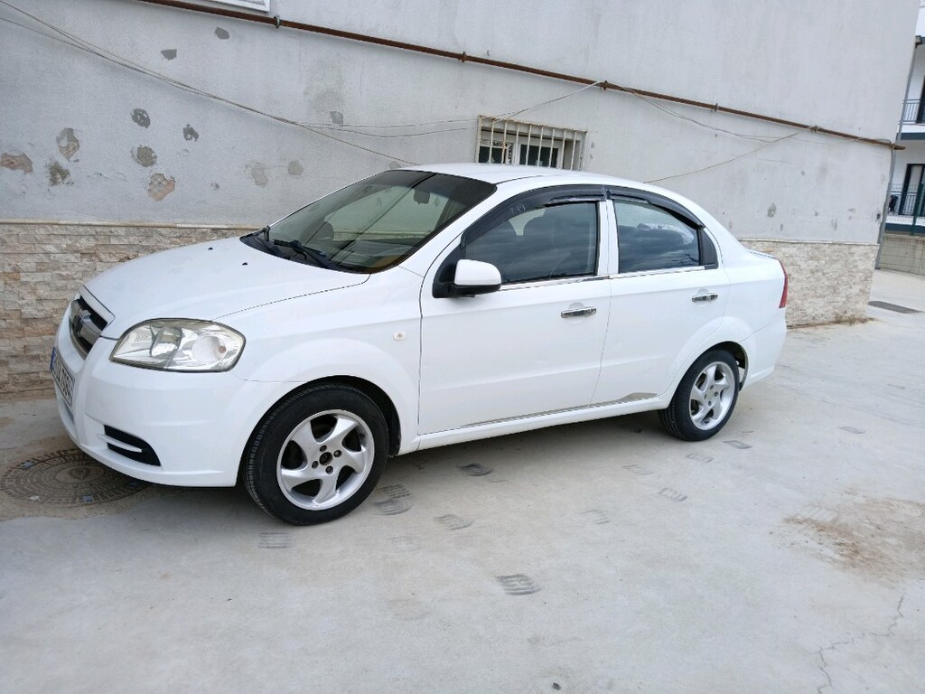 2012 model chevrolet aveo - 2